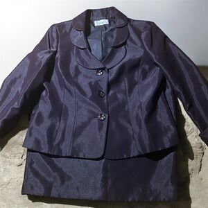 Le Suit Deep Purple (eggplant) Women's Blazer and Skirt Sz 14